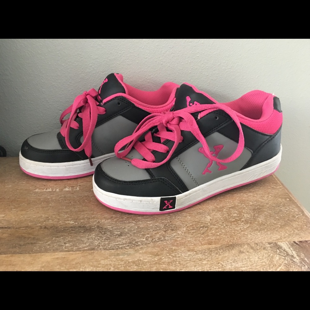 Heelys Girls sidewalk sport skate shoe